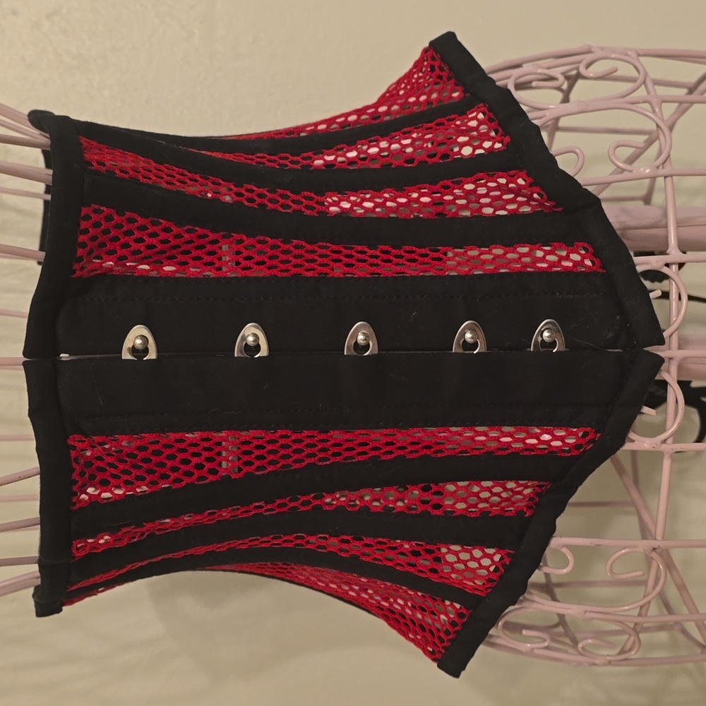 Orchard Corset Red Mesh black Corset Size 20